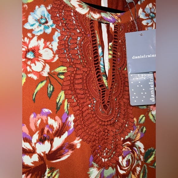 💐NWT! Daniel Rainn Crochet Blouse - Picture 3 of 6